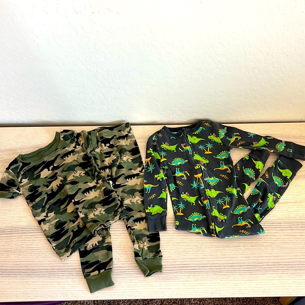 Old Navy bundle/lot - 2 Dino pajamas